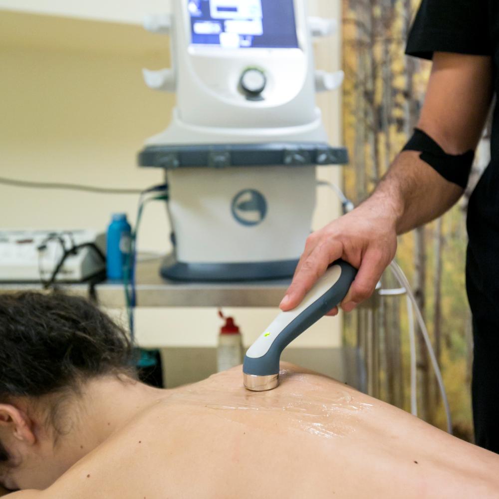Ultrasunetul Ultrasunetul este o procedura cu efecte analgezice, miorelaxante, benefice intr-o multitudine de afectiuni muscu…