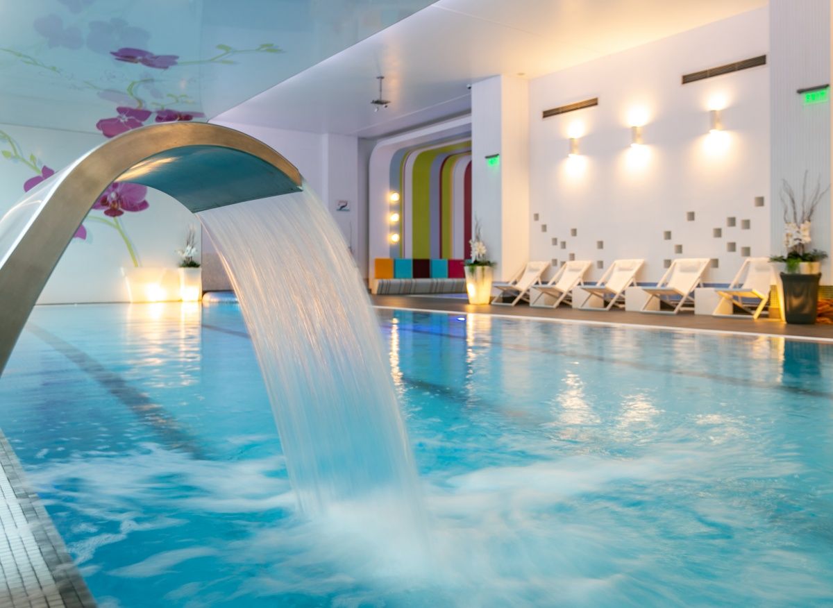 Piscină acoperită