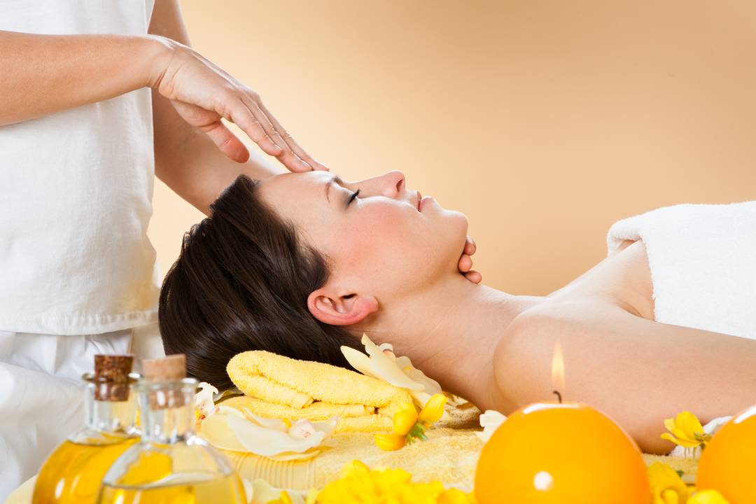 Aromatherapy Face & Body Massage