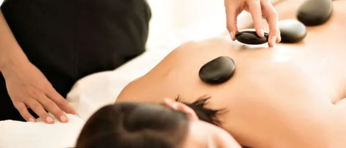 De-stress hot stone face & body massage: complet relaxation